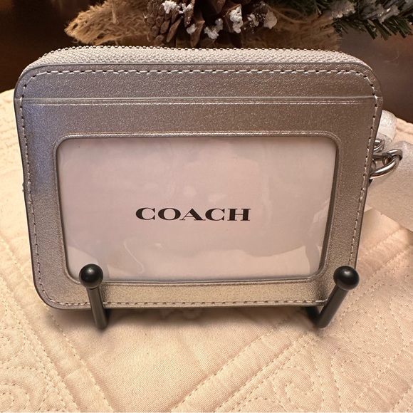 Coach NWT Zip Card Case Silver - Picture 7 of 10